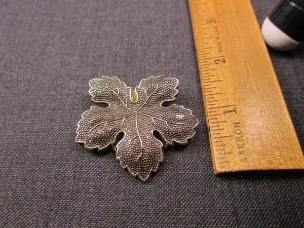 Beautiful vintage Western Germany textured gold-tone leaf scarf clip autumn