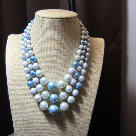 Gorgeous vintage Hong Kong shades of blue beads gradient layered necklace