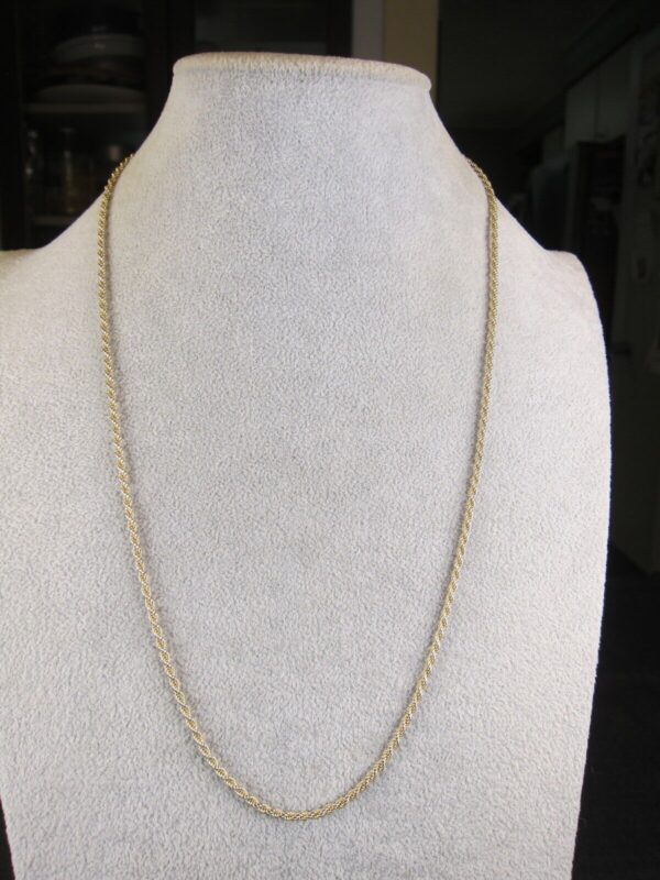Beautiful substantial 11.8g Italian sterling silver twisted chain necklace 24"