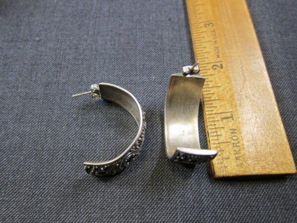 Beautiful large sterling silver 925 half hoop earrings w/applied texture detail - Image 3