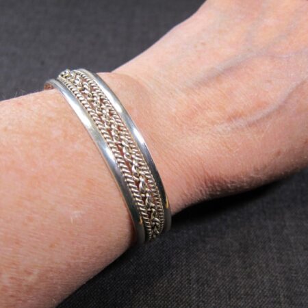 Gorgeous vintage Taxco sterling silver cuff bracelet twisted center TM-107