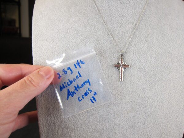 Stunning Michael Anthony 14K white gold fancy cross necklace 17" chain 2.8g - Image 3