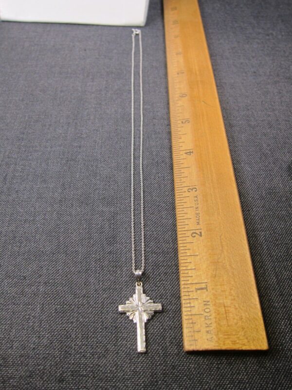 Stunning Michael Anthony 14K white gold fancy cross necklace 17" chain 2.8g - Image 8