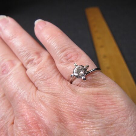 Gorgeous vintage Uncas 925 white topaz offset solitaire ring size 5.25