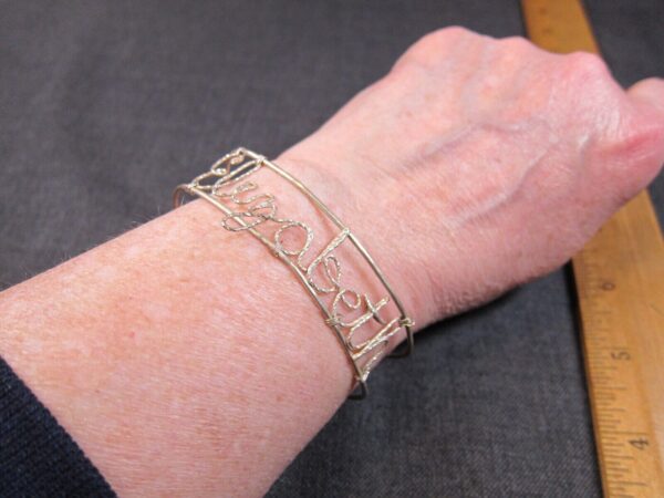 Neat vintage sterling silver wire cuff bracelet Elizabeth name bend to fit - Image 3