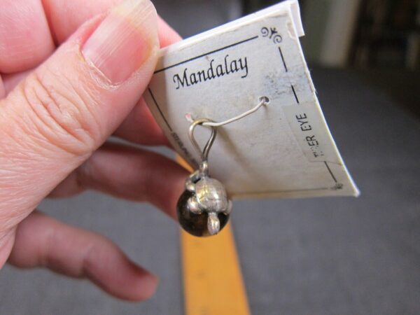 Beautiful new old stock Mandalay sterling silver tiger eye stone turtles pendant - Image 3