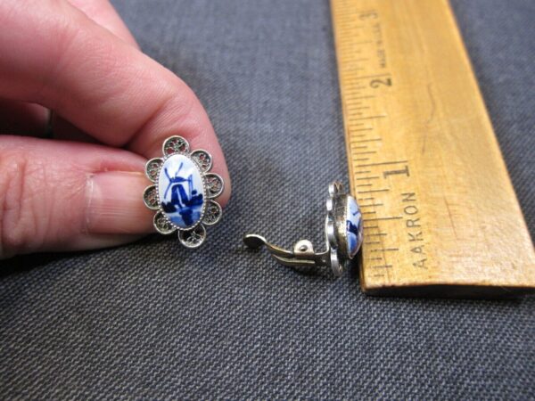 Vintage Holland Delft porcelain windmill 835 silver filigree clip on earrings - Image 2