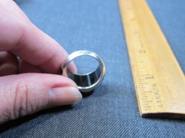 Gorgeous domed sterling silver ring w/black plastic tiger stripes vintage 6.75 - Image 3